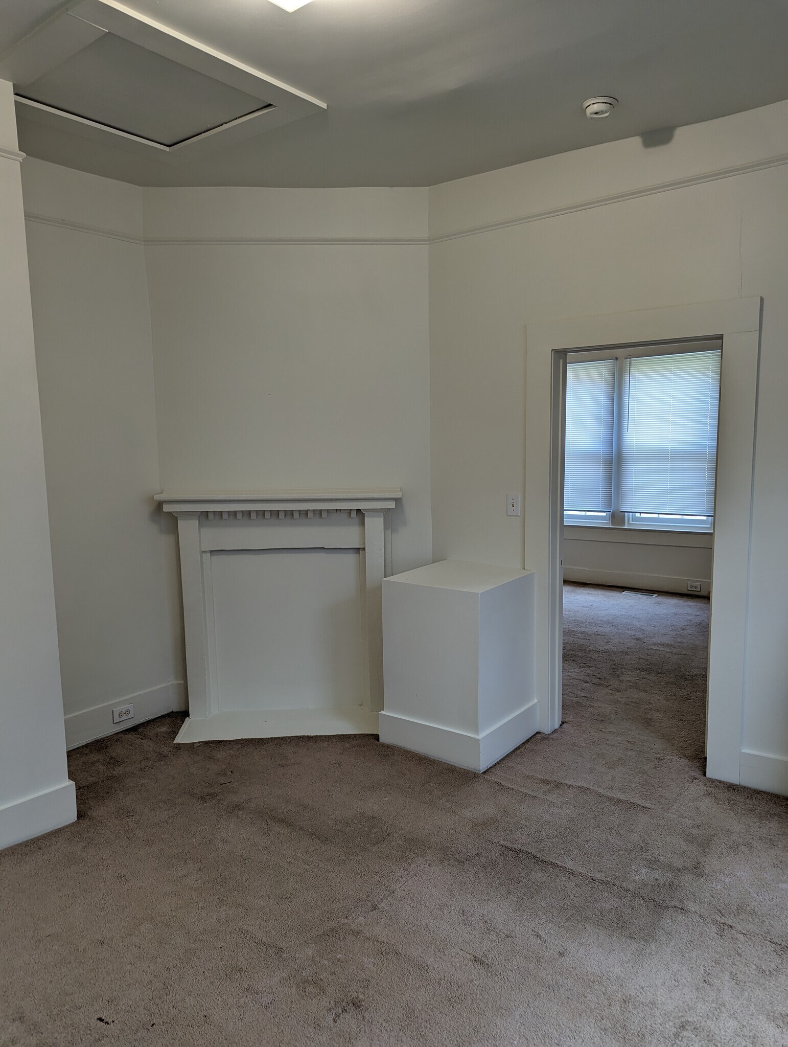 Building Photo - 621 Park Cir