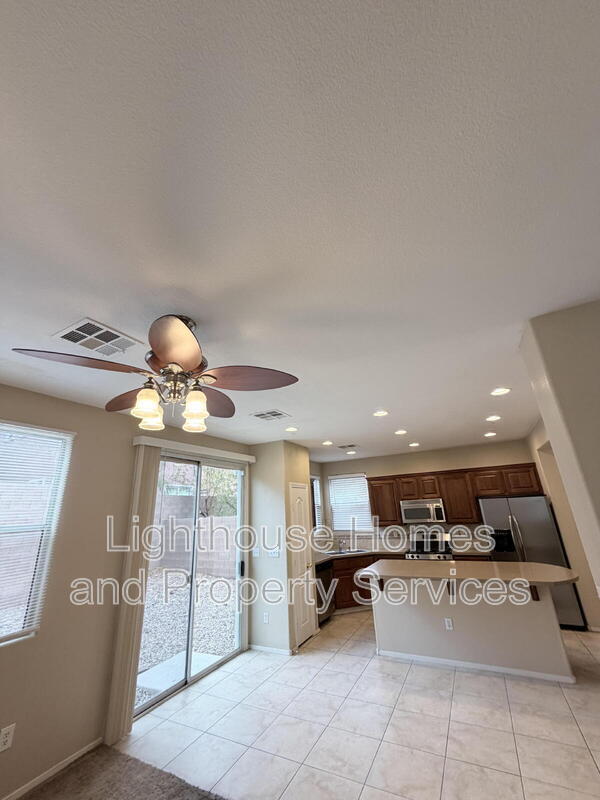 Building Photo - 9118 Wine Cellar Ave
