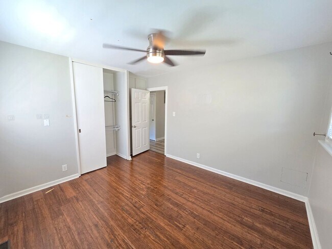 Building Photo - 3318 Moulton Ln