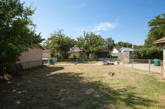 Building Photo - 1320 Cherry Hill Ln