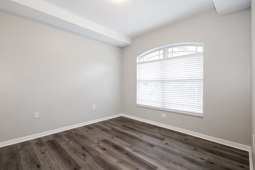 Building Photo - 423 Fern Gulley Dr