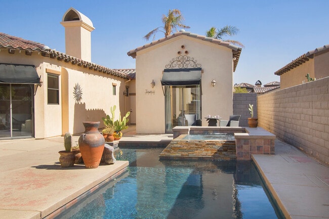 Building Photo - 57669 Santa Rosa Trail