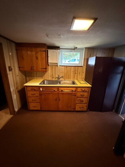 Building Photo - 58 Beecher St