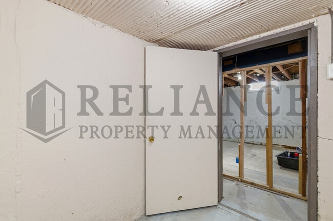 Building Photo - 6651 N Scottsville St