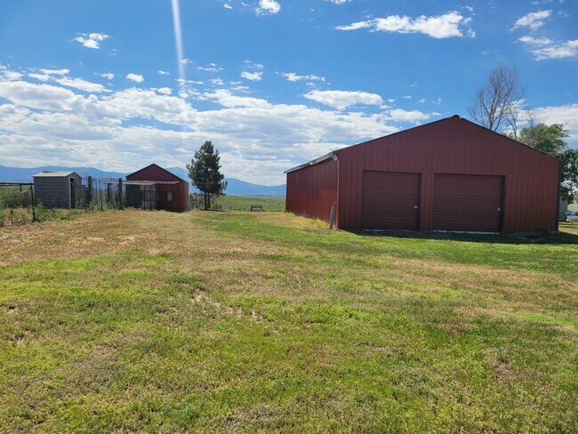 Building Photo - 11665 Blaney Rd S