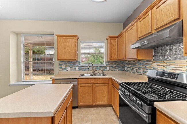 Building Photo - 1400 Orange Spice Ct