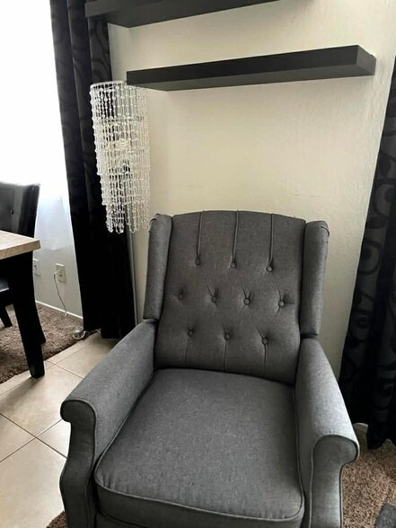 Building Photo - 8935 El Mirador Dr