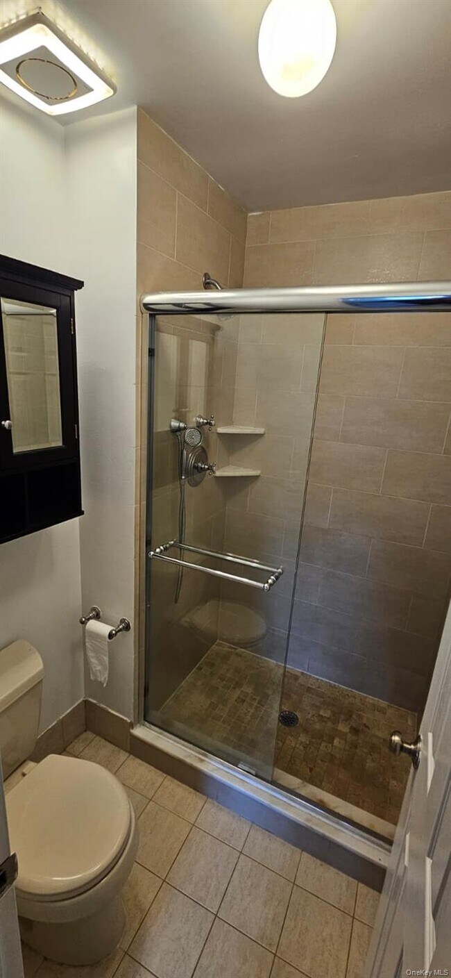 Building Photo - 492 N Broadway