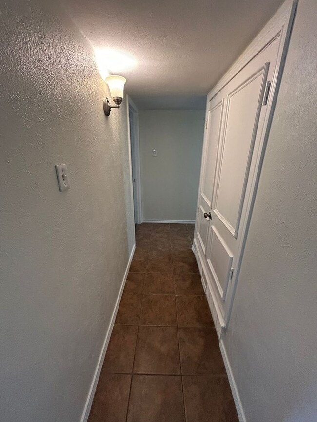 Building Photo - 1801 Haymeadow