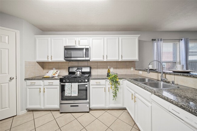 Building Photo - 24627 Cornell Park Ln