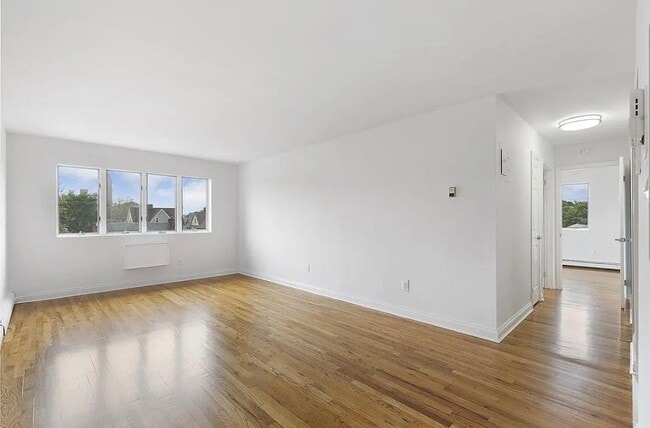 Building Photo - 2629 E 23rd St