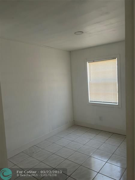 Building Photo - 1117 N 19th Ave