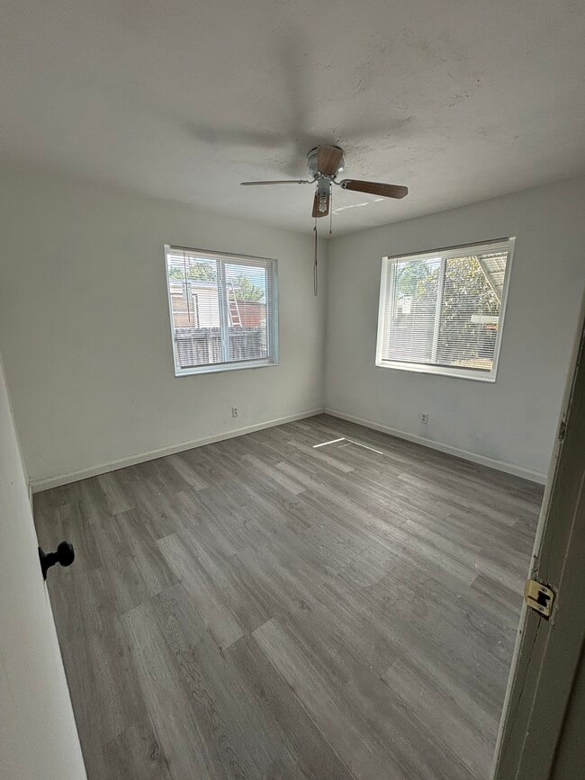 Building Photo - 6420 Oak St