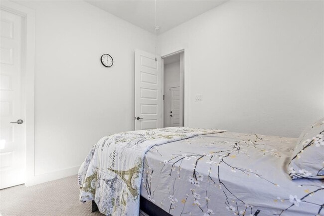 Building Photo - 3808 Sandhill Crane Dr