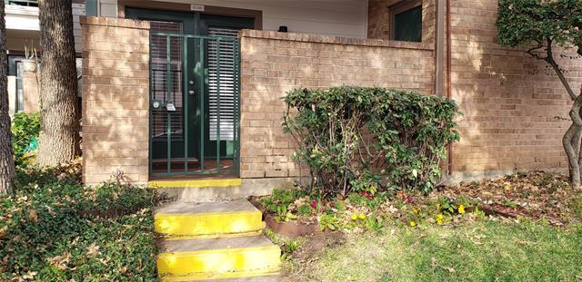 Building Photo - 2304 Balsam Dr