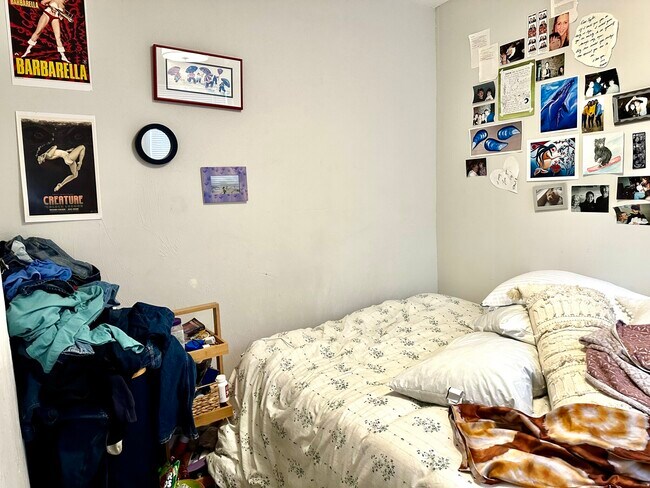 Building Photo - 152 Salem St