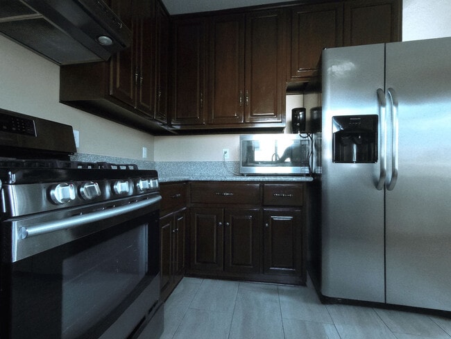 Building Photo - 5646 La Mirada Ave