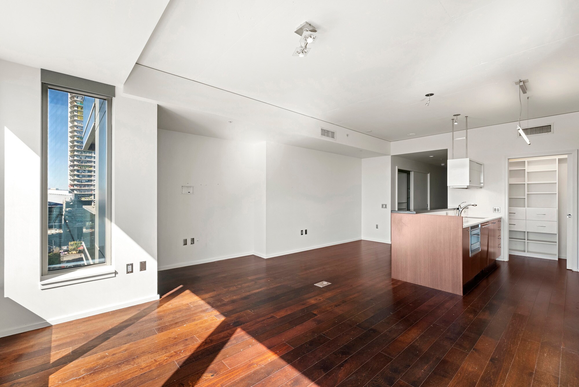 Building Photo - 1155 S Grand Ave