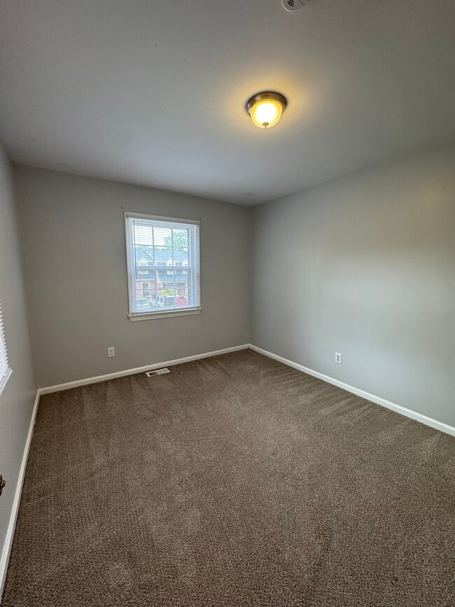 Building Photo - 401 Advocate Ct