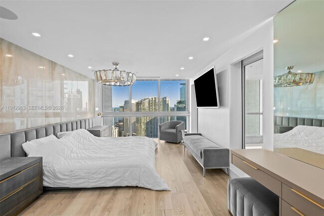 Building Photo - 90 SW 3rd St