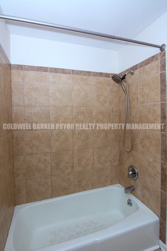 Building Photo - 9356 Charbar Cir