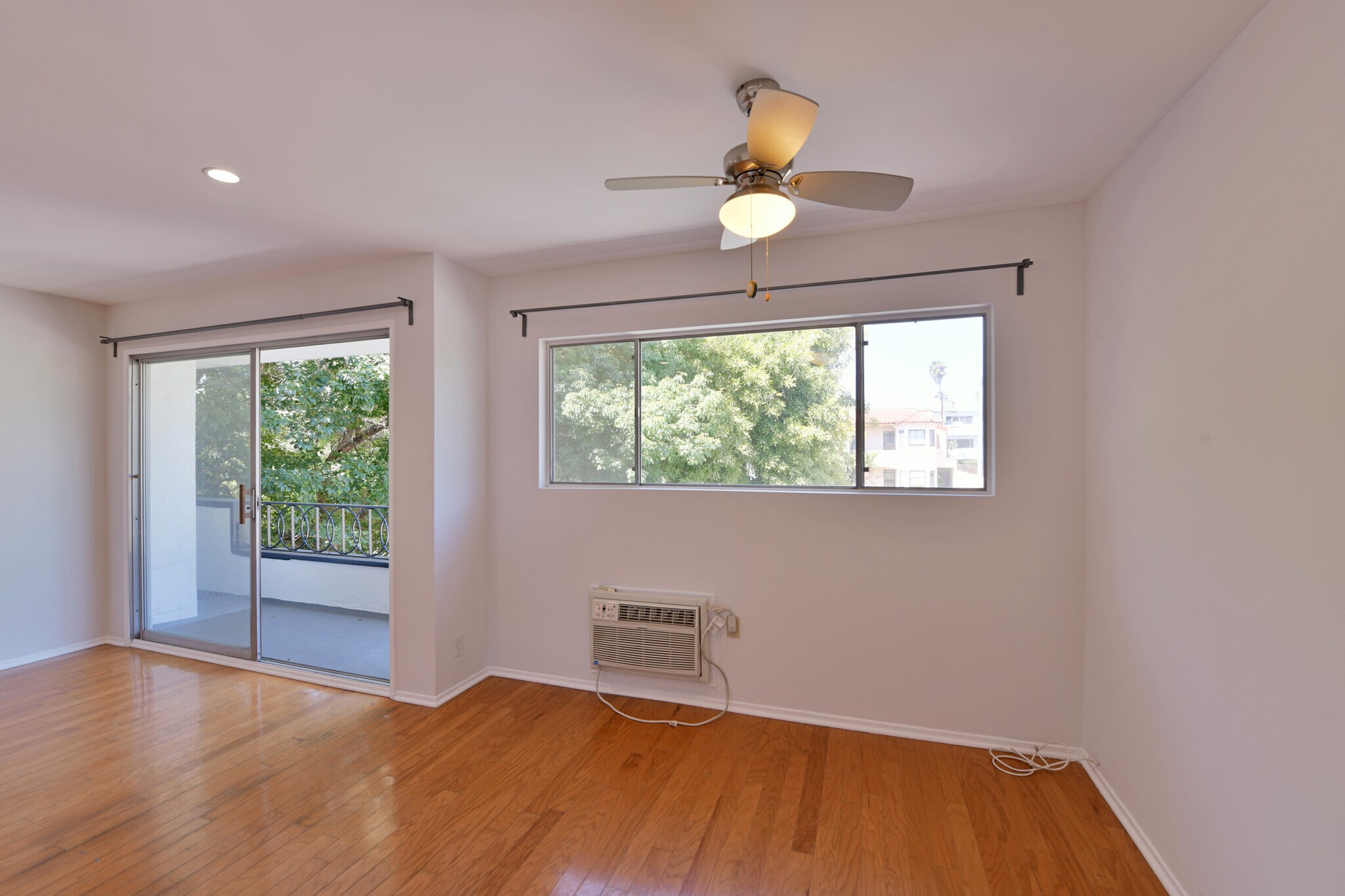 Building Photo - 1436 S Bedford St