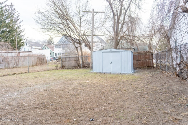 Building Photo - 418 3rd St