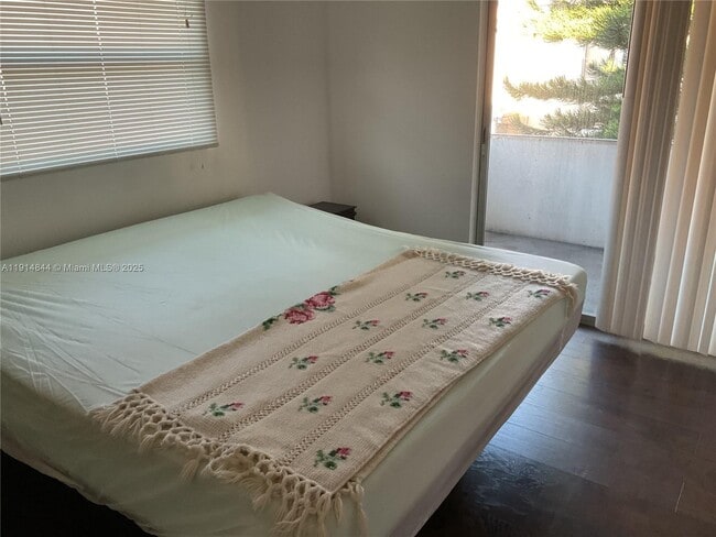 Building Photo - 516 Saxony Dr