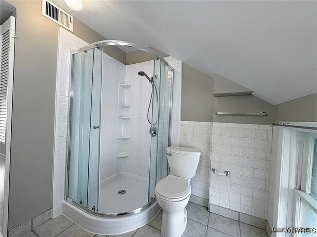 Building Photo - 8 Melrose Rd