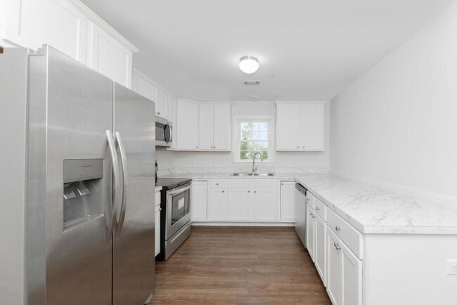 Primary Photo - 162-170 S Orange Ave