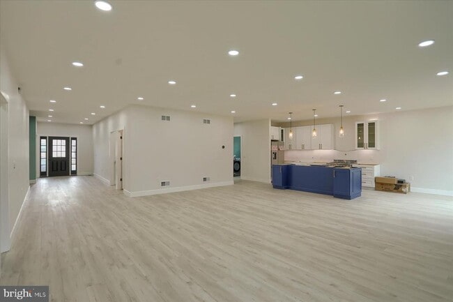 Building Photo - 51 Franklin Dr