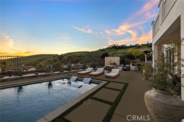 Building Photo - 1512 Camino Reservado