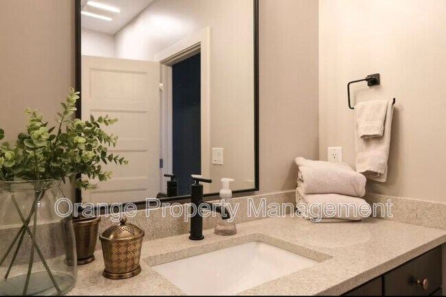 Building Photo - 630 N 46th St