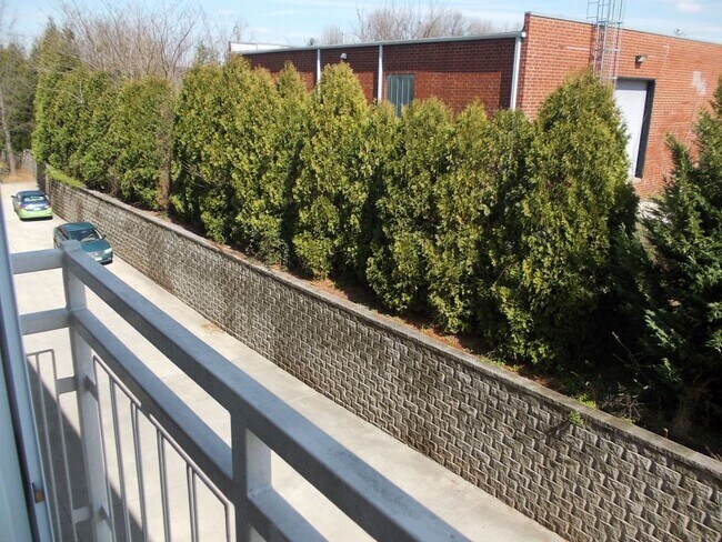 Building Photo - Awesome 2 Bed Condo in Desired NODA - The ...