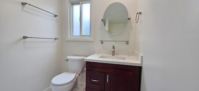 Building Photo - Golden Gate Heights: Remodeled, Spacious Studio w/ A/C, Laundry In-Unit and Dishwasher