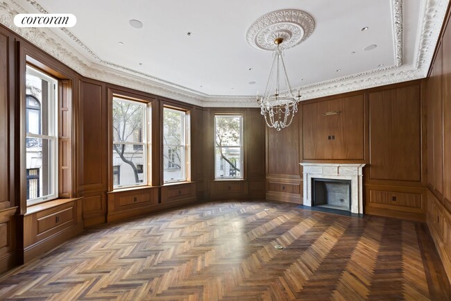 Building Photo - 4 E 64th St