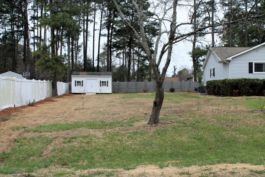 Building Photo - 4902 Simpson Dr