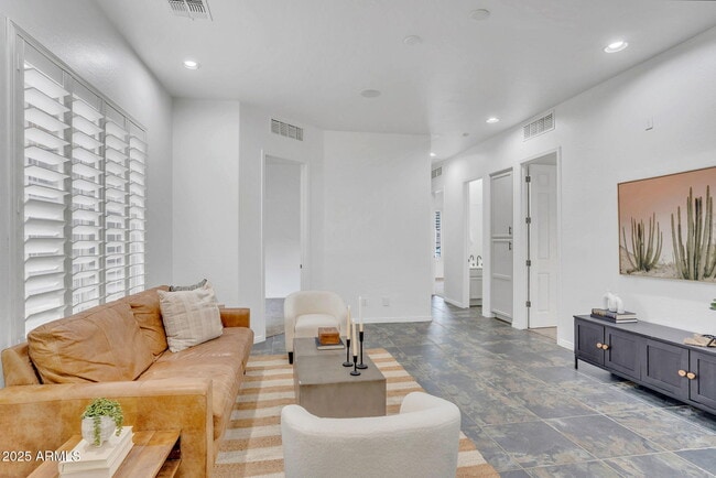 Building Photo - 4756 E Ironhorse Rd