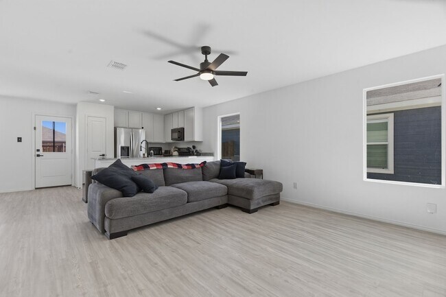 Building Photo - 5909 Cherry Holw Wy