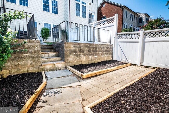 Building Photo - 3842 Sugarloaf Pkwy