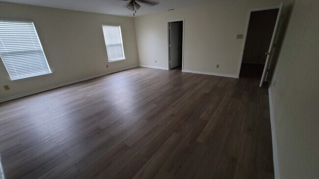 Master Bedroom - 10367 Waverly Dr