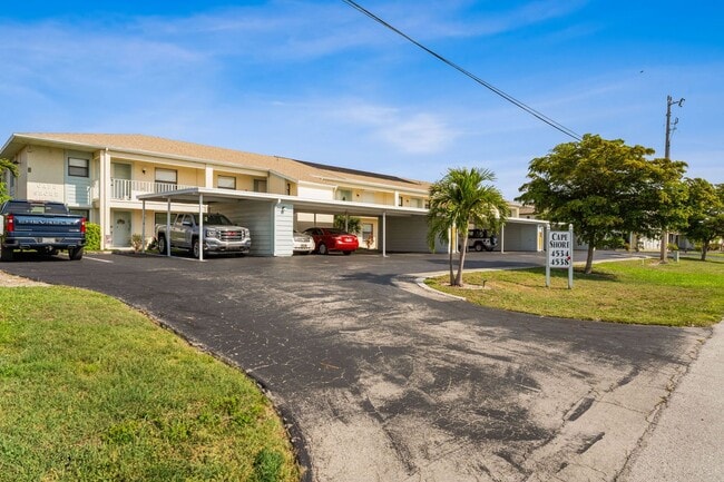 Building Photo - 2 Bed 2 Bath waterfront Condo