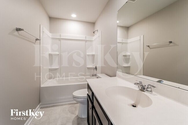 Building Photo - 786 Redbud Ln