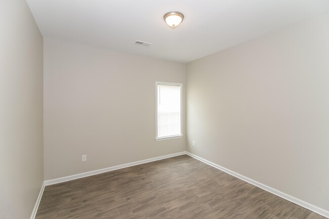 Building Photo - 8541 Shady Elm Dr