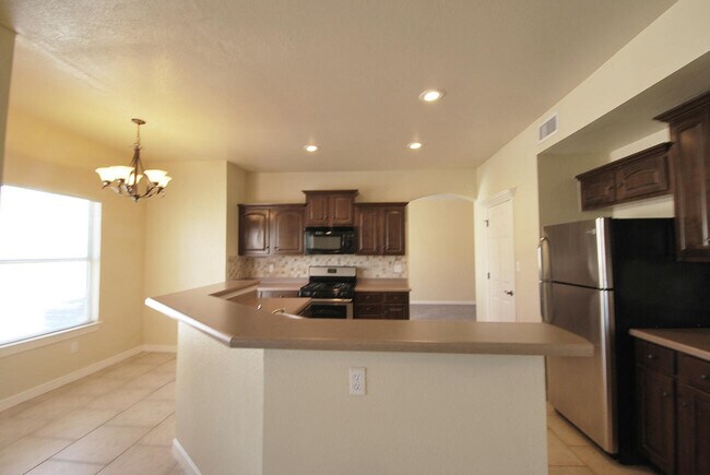 Building Photo - 5513 Ignacio Frias Dr