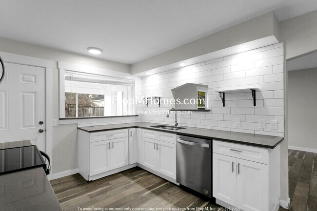 Building Photo - Updated Three Bedrom Home in Brentwood-Darlington!