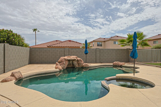Building Photo - 15569 W Gelding Dr