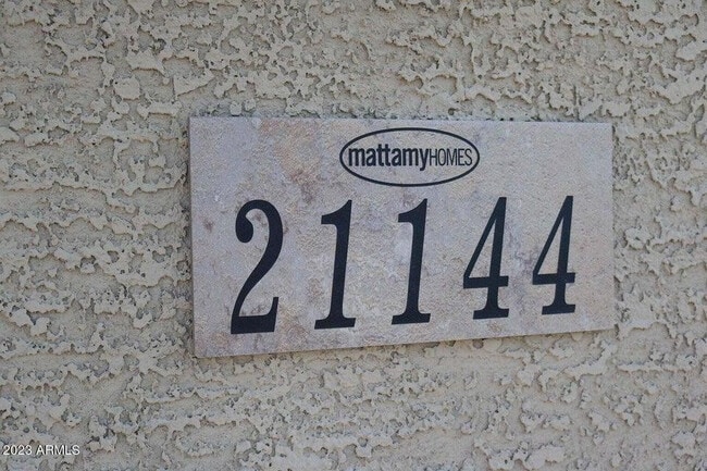 Building Photo - 21144 W Cypress St