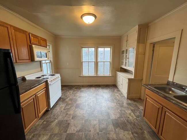 Building Photo - 714 Jackson St