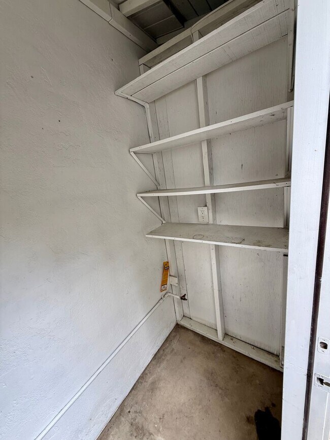 Building Photo - Charming 2-Bedroom Corner Lot Duplex Home in Clairemont with Private Yard!